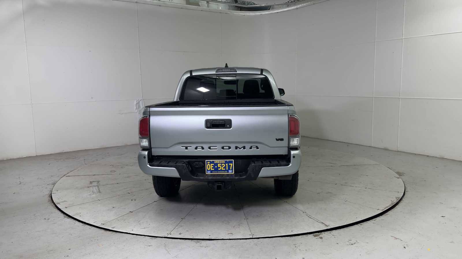 Used 2023 Toyota Tacoma TRD Off-Road w/ Technology Package AWD/4WD image 3
