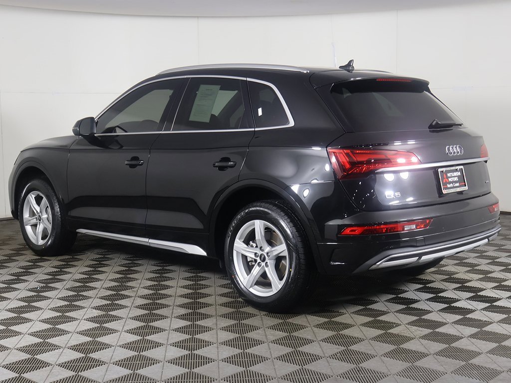 Used 2023 Audi Q5 2.0T Premium w/ Convenience Package image 9
