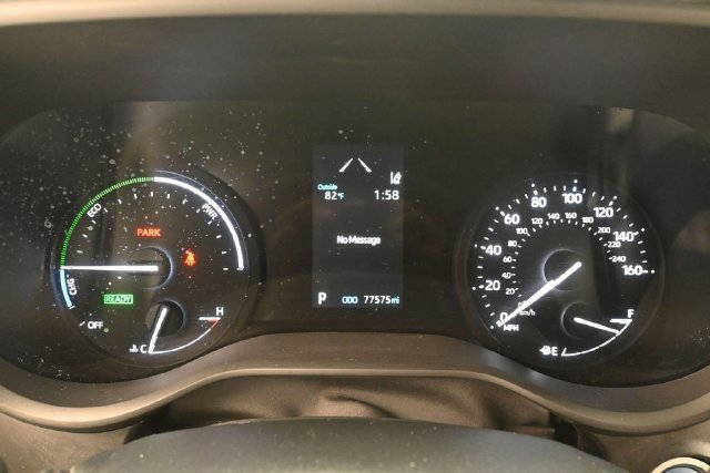 Used 2021 Toyota Sienna XLE FWD image 19