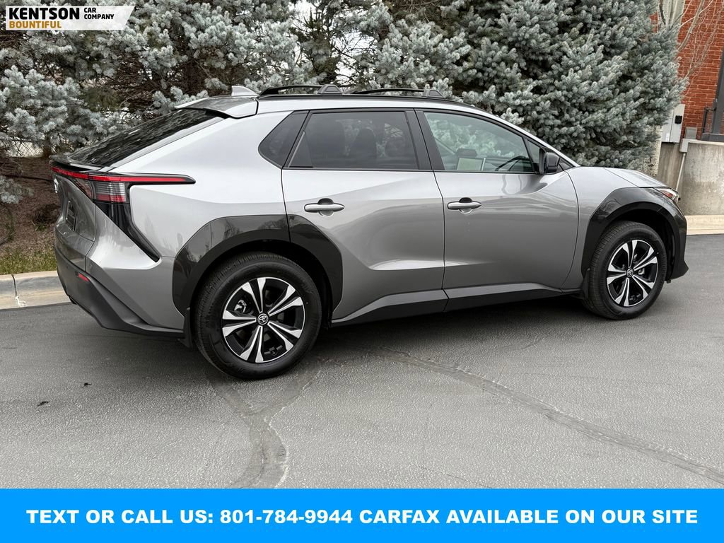Used 2025 Toyota bZ4X FWD image 9