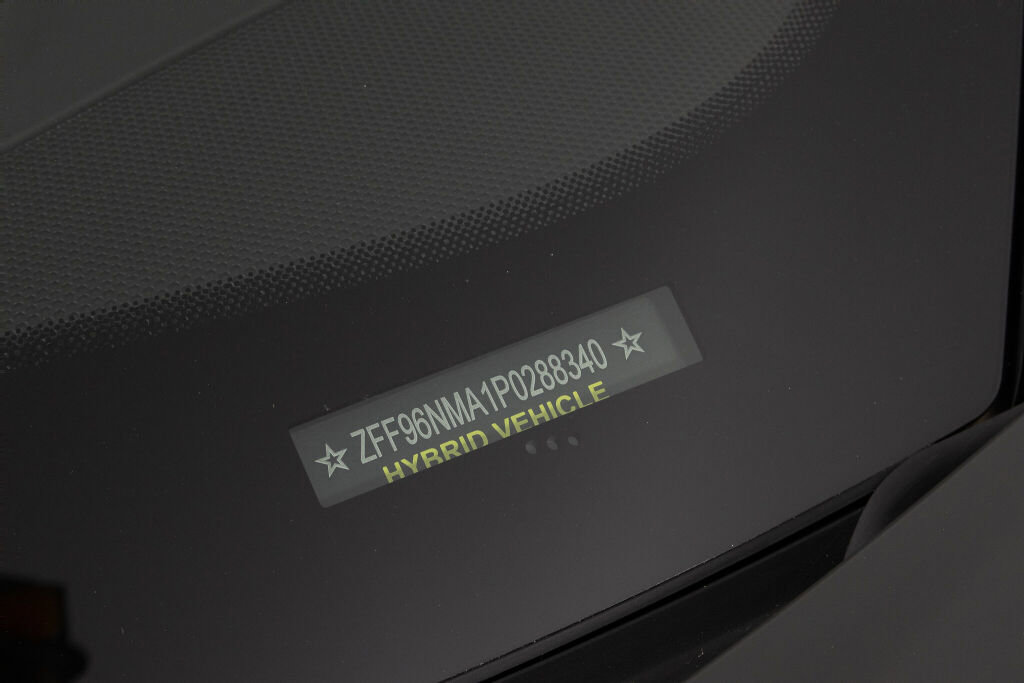 Used 2023 Ferrari SF90 Spider image 26