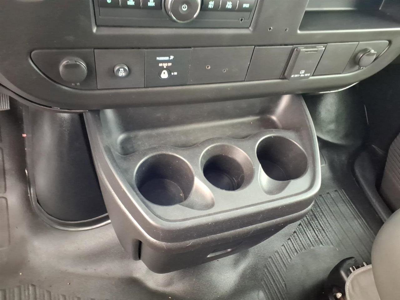 Used 2015 GMC Savana 2500 RWD image 27