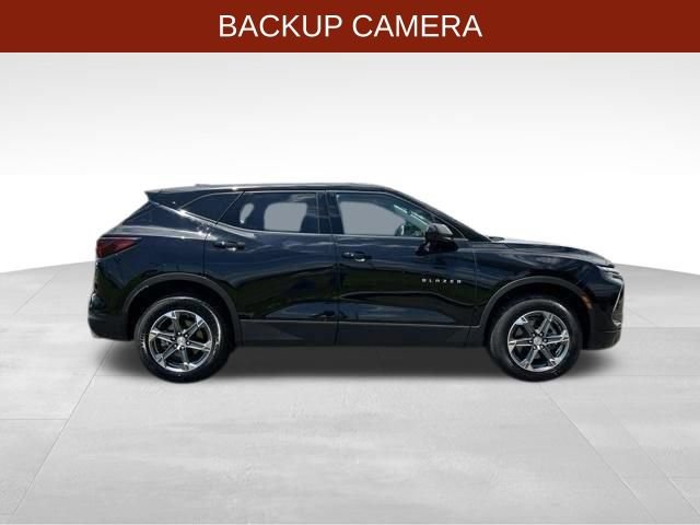 Used 2025 Chevrolet Blazer LT FWD image 8