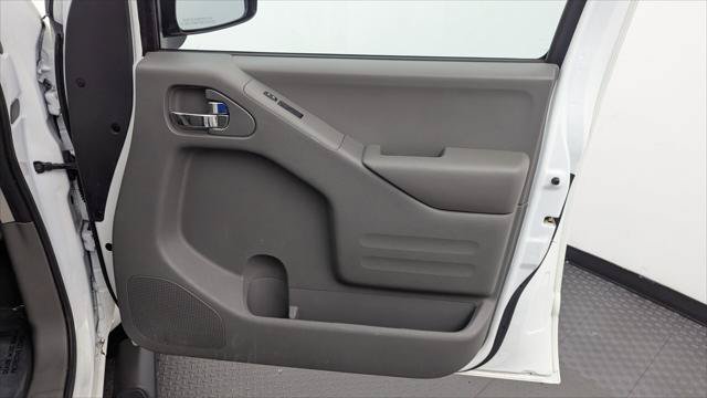 Used 2021 Nissan Frontier SV w/ Midnight Edition Floor Mats AWD/4WD image 23