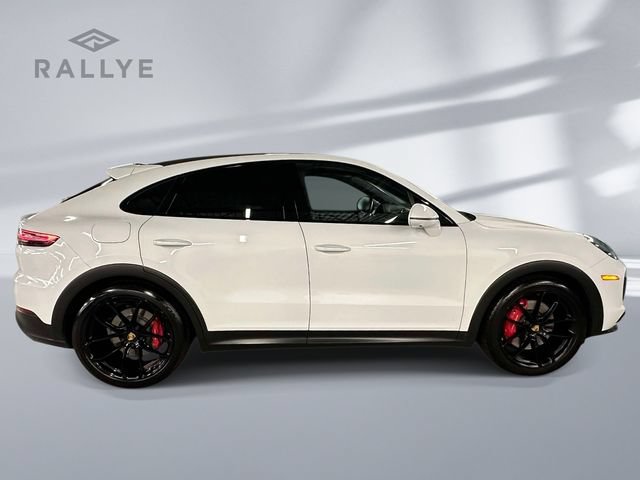 Used 2022 Porsche Cayenne GTS AWD/4WD image 2