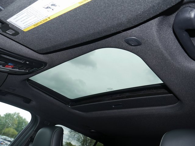 New 2025 Jeep Grand Cherokee Laredo image 3