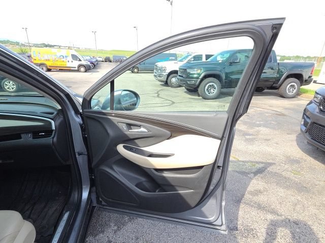 Used 2020 Buick Envision Essence w/ Experience Buick Package FWD image 23