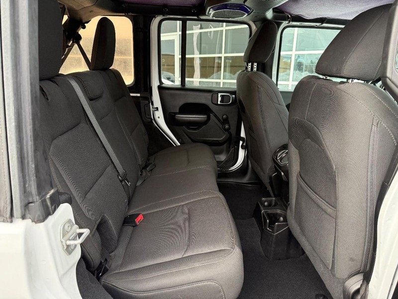 Used 2018 Jeep Wrangler Unlimited Sport image 12