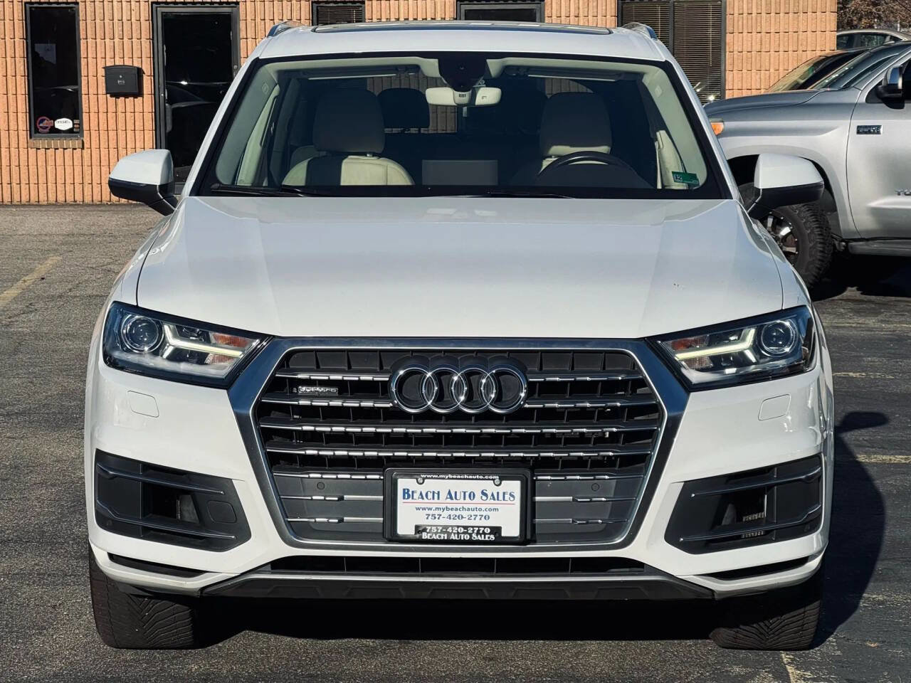 Used 2017 Audi Q7 3.0T Premium w/ Towing Package image 7