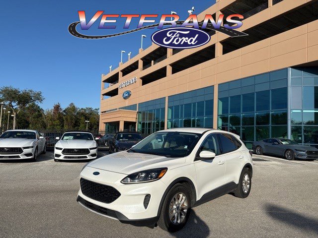 Used 2020 Ford Escape SE image 1