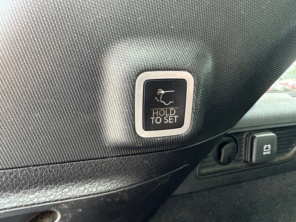 Used 2023 Jeep Grand Cherokee Summit AWD/4WD image 12