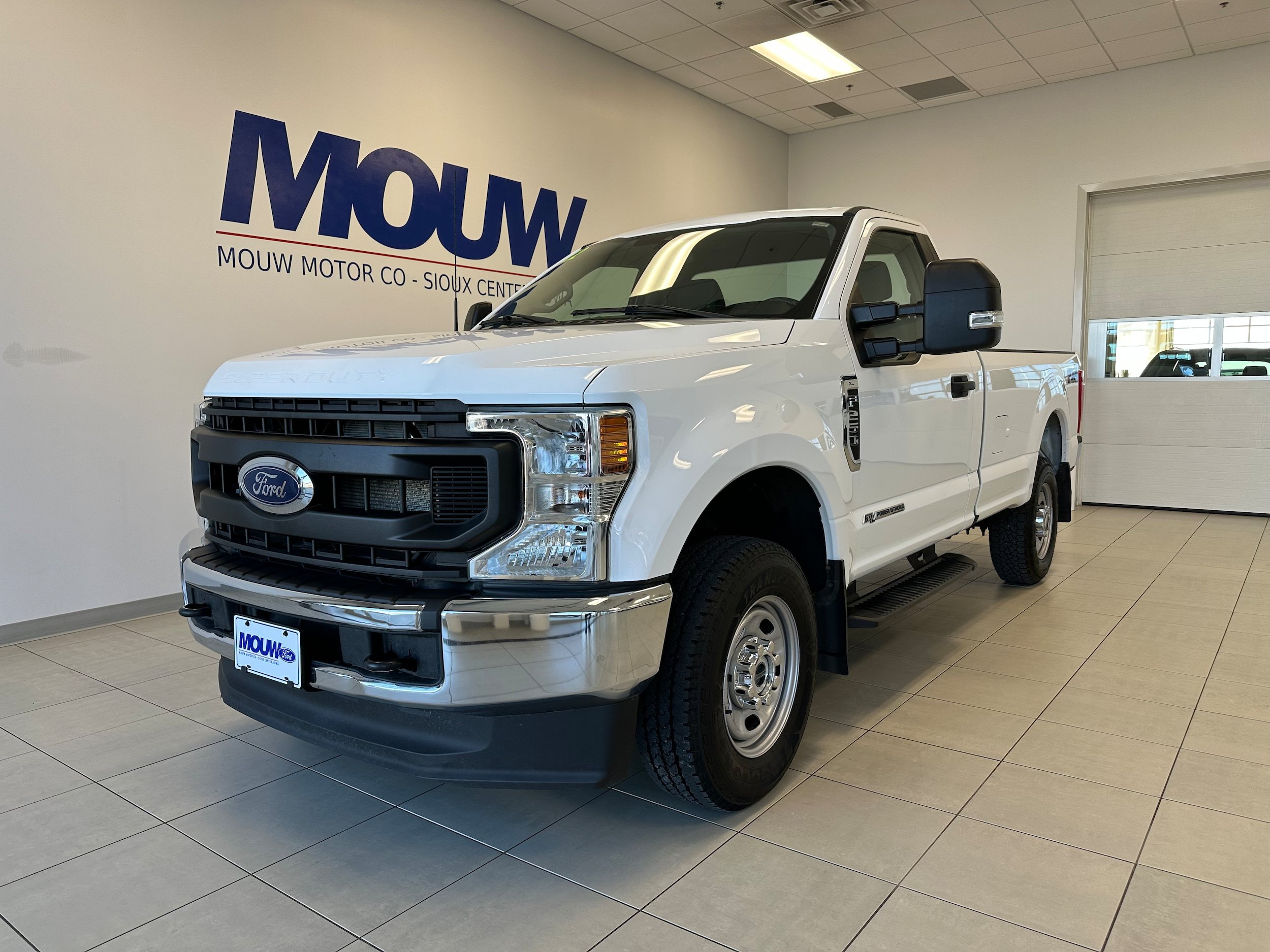 Used 2022 Ford F250 XL w/ Power Equipment Group AWD/4WD image 2