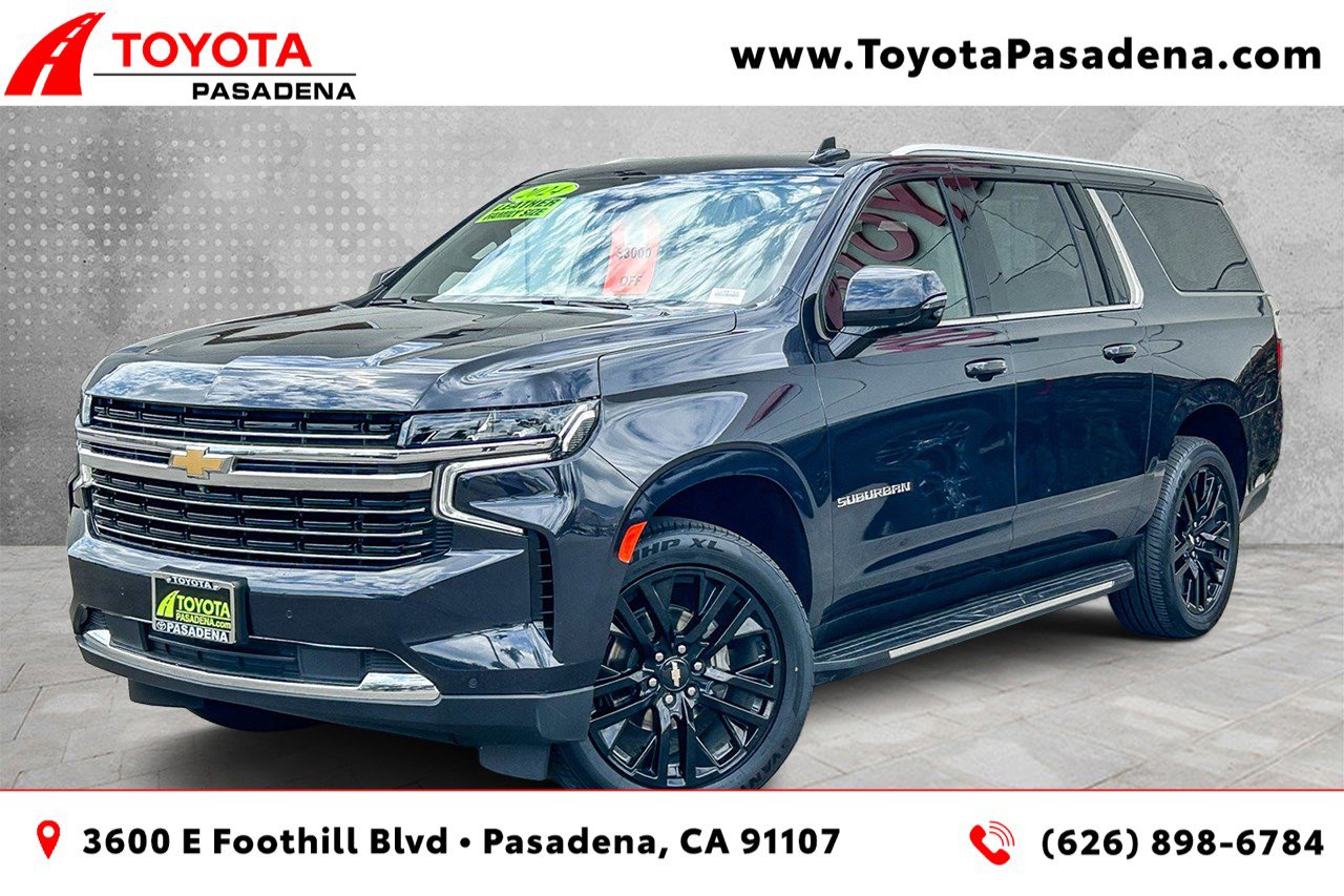 Used 2024 Chevrolet Suburban LT w/ Luxury Package image 1