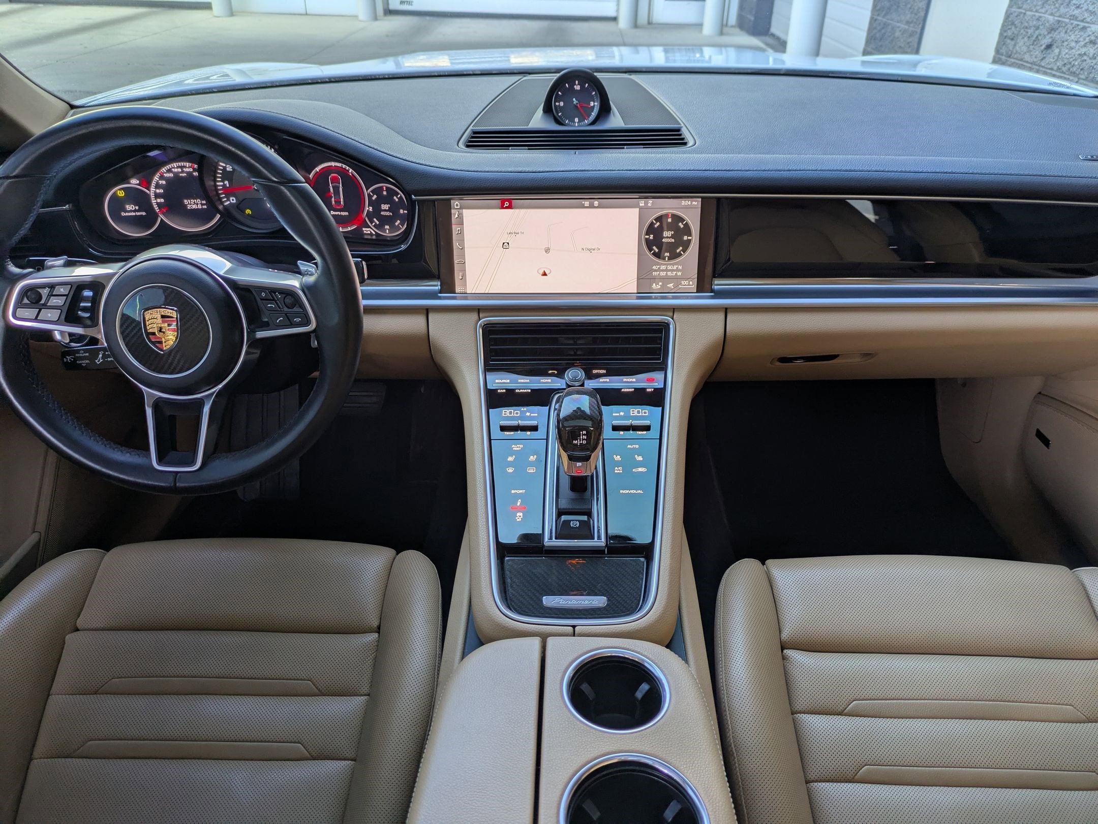 Used 2018 Porsche Panamera 4 image 23