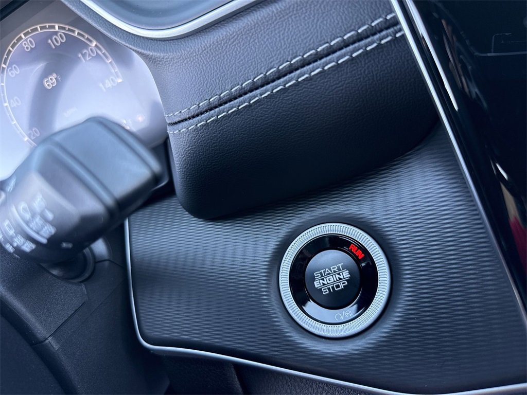 New 2025 Jeep Grand Cherokee Laredo X image 18