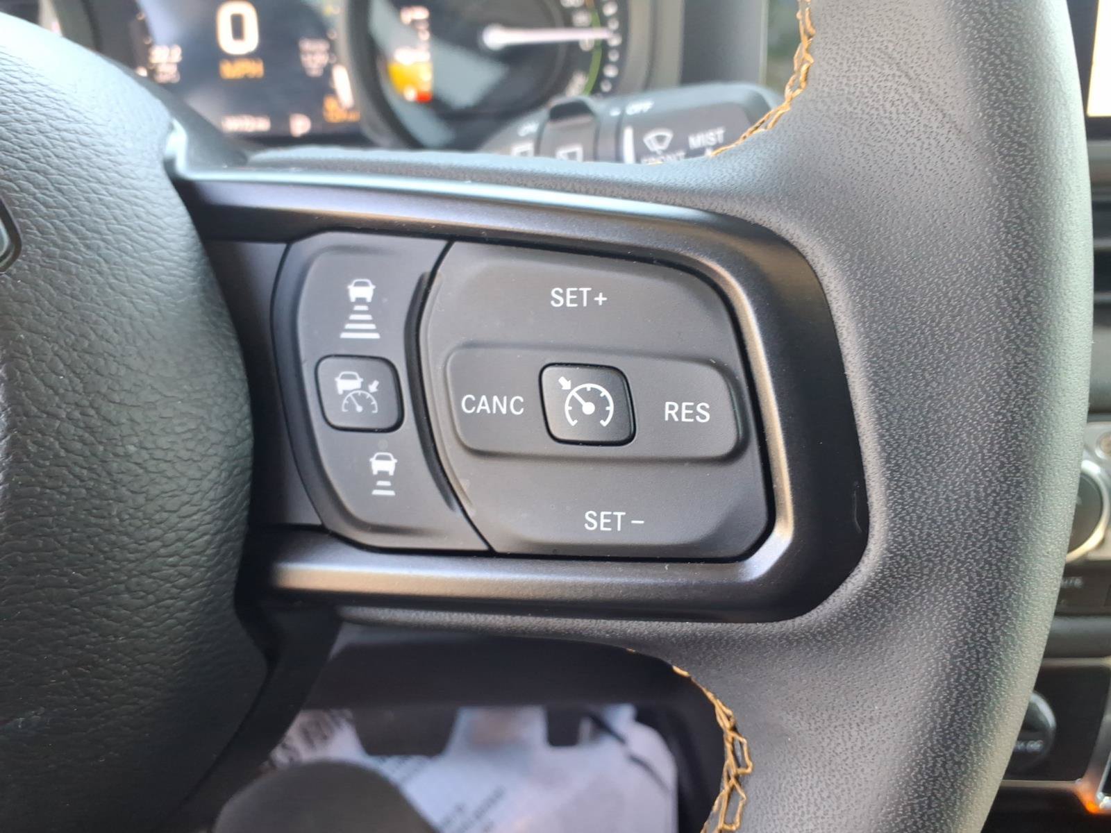 Certified 2024 Jeep Wrangler Unlimited w/ Technology Group AWD/4WD image 24