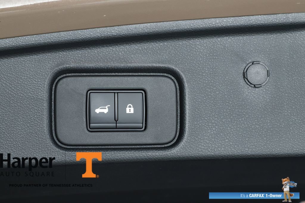 Used 2024 Nissan Pathfinder Platinum image 70