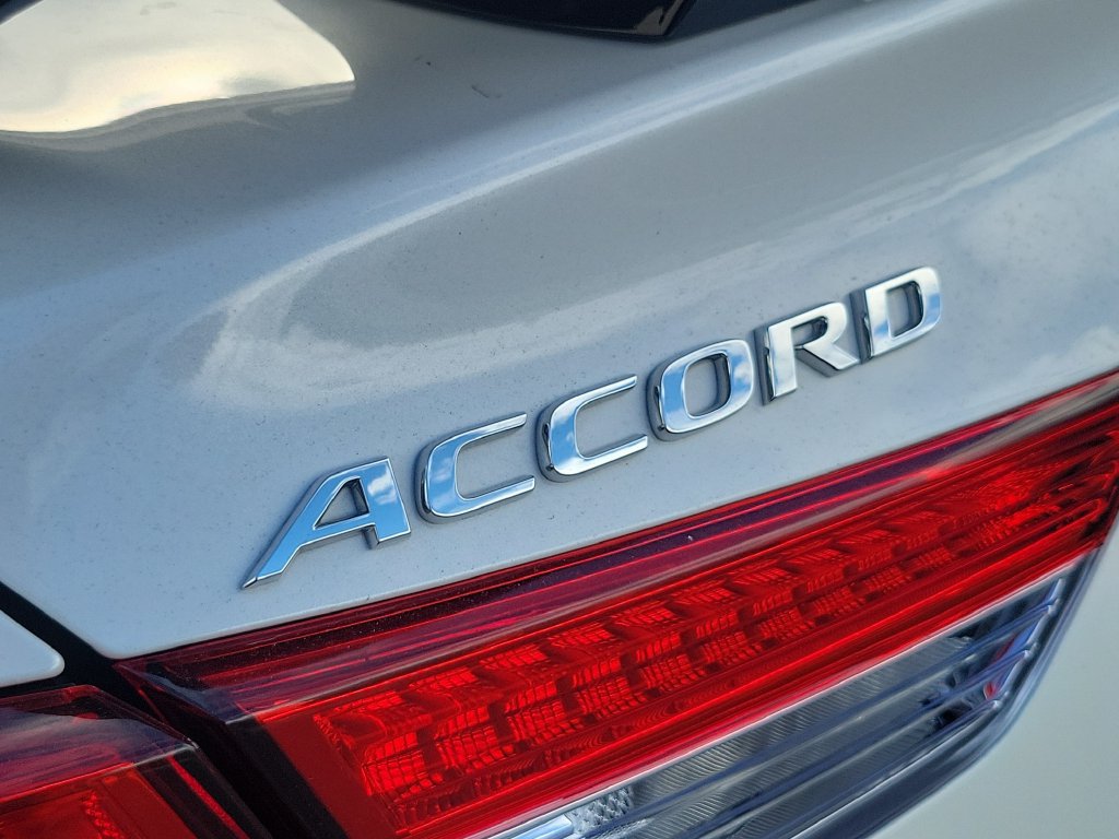 Used 2019 Honda Accord EX image 8