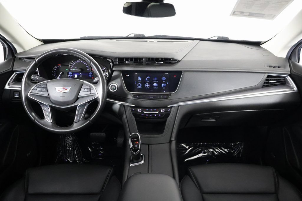 Used 2018 Cadillac XT5 Luxury w/ Driver Awareness Package FWD image 8