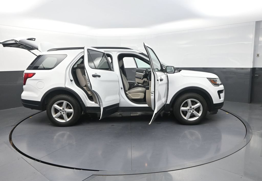 Used 2018 Ford Explorer 4WD w/ Class II Trailer Tow Package image 36