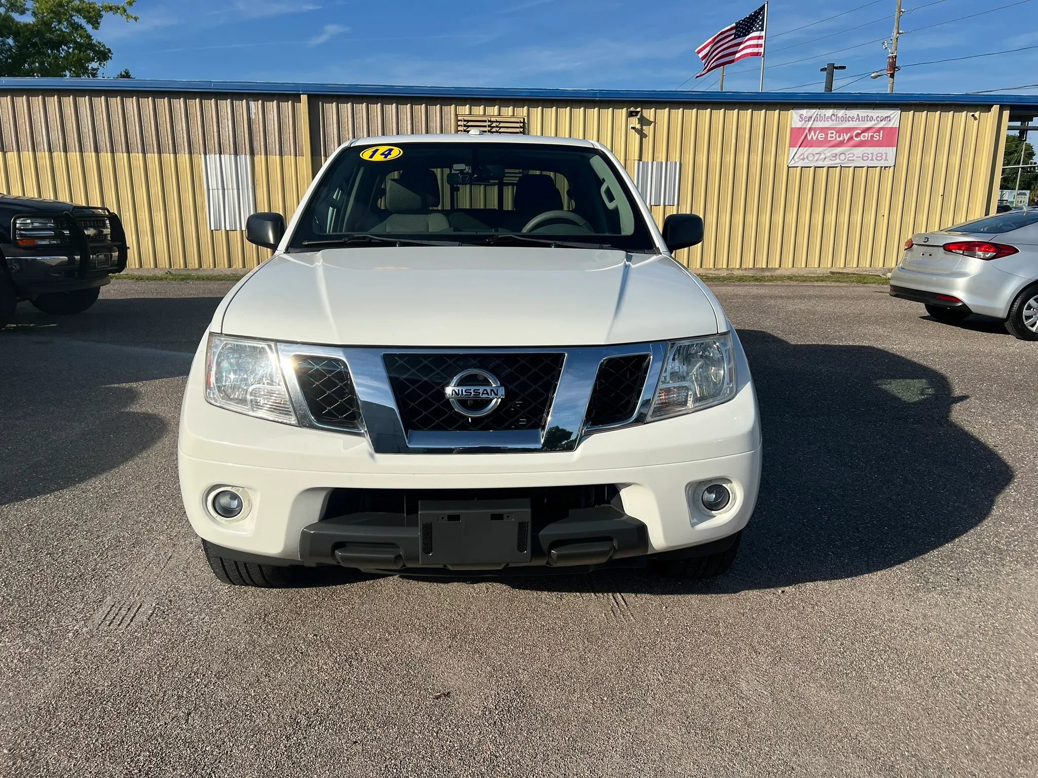 Used 2014 Nissan Frontier SV w/ SV Value Truck Package RWD image 3