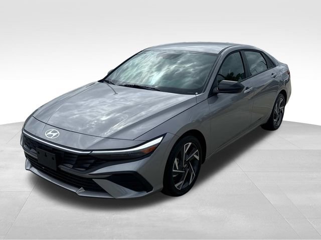 Certified 2025 Hyundai Elantra Sport FWD image 3