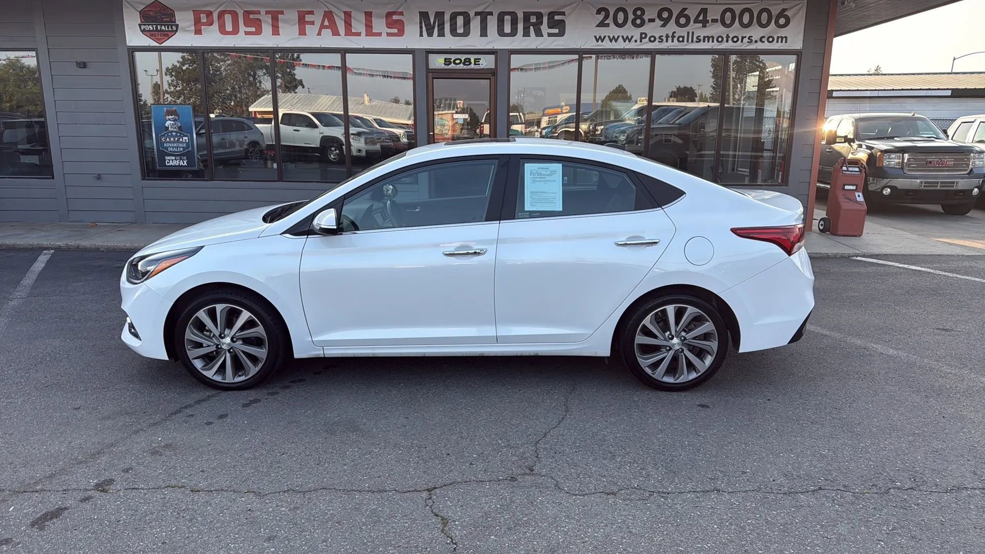 Used 2022 Hyundai Accent Limited image 1