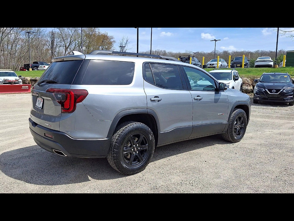 Used 2023 GMC Acadia AT4 w/ Technology Package AWD/4WD image 8