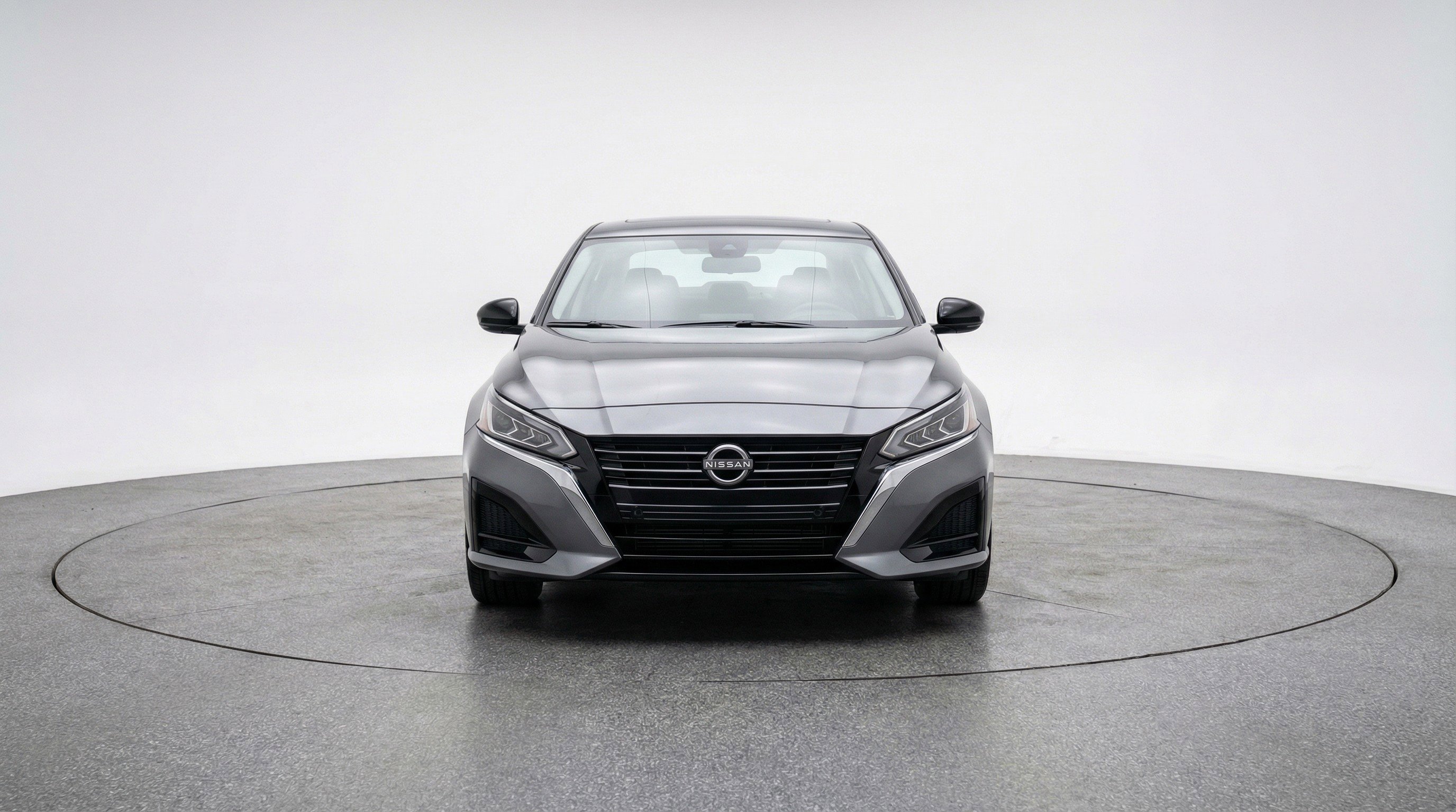 Used 2025 Nissan Altima 2.5 SV image 2