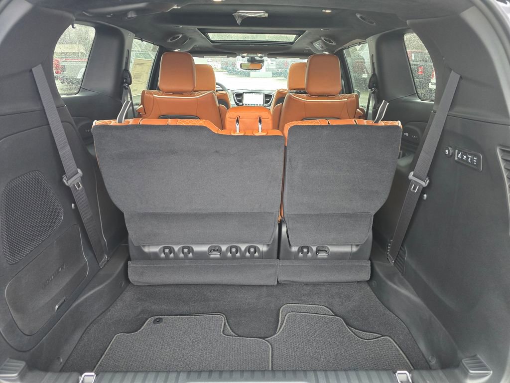 New 2026 Chrysler Pacifica Pinnacle image 15