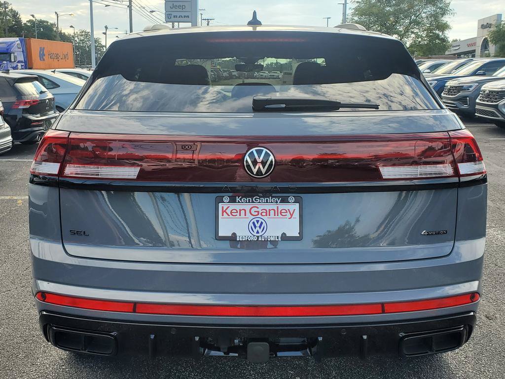 New 2026 Volkswagen Atlas Cross Sport SEL R-Line AWD/4WD image 4