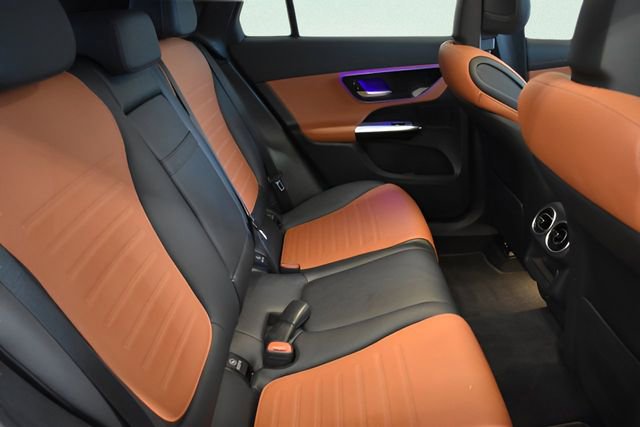 Used 2024 Mercedes-Benz GLC 300 4MATIC image 17