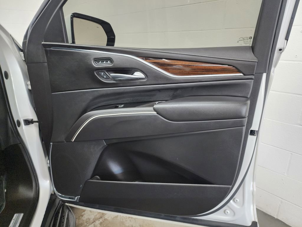Used 2021 Cadillac Escalade Premium Luxury w/ Performance Package AWD/4WD image 39