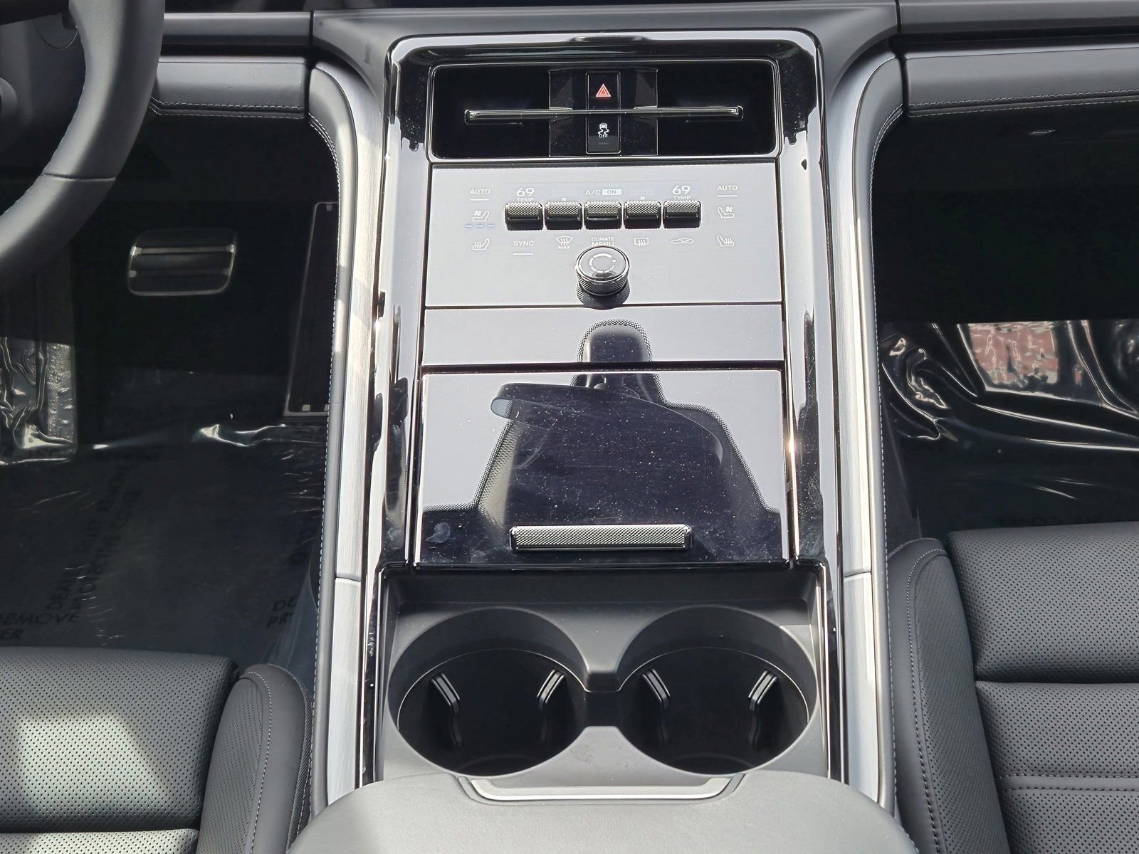 Certified 2024 Porsche Panamera 4 AWD/4WD image 18