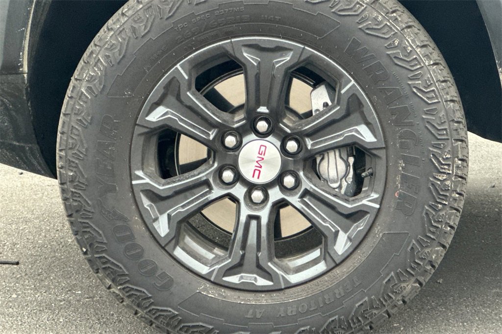Used 2024 GMC Canyon Elevation w/ Convenience Package image 27