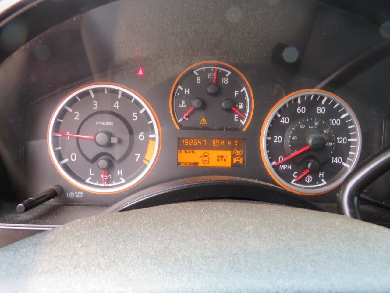 Used 2015 Nissan Titan SV w/ Tow Package AWD/4WD image 8