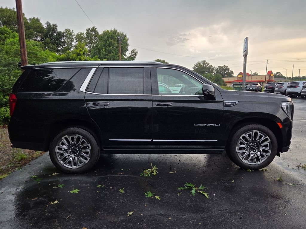 Used 2023 GMC Yukon Denali Ultimate AWD/4WD image 6
