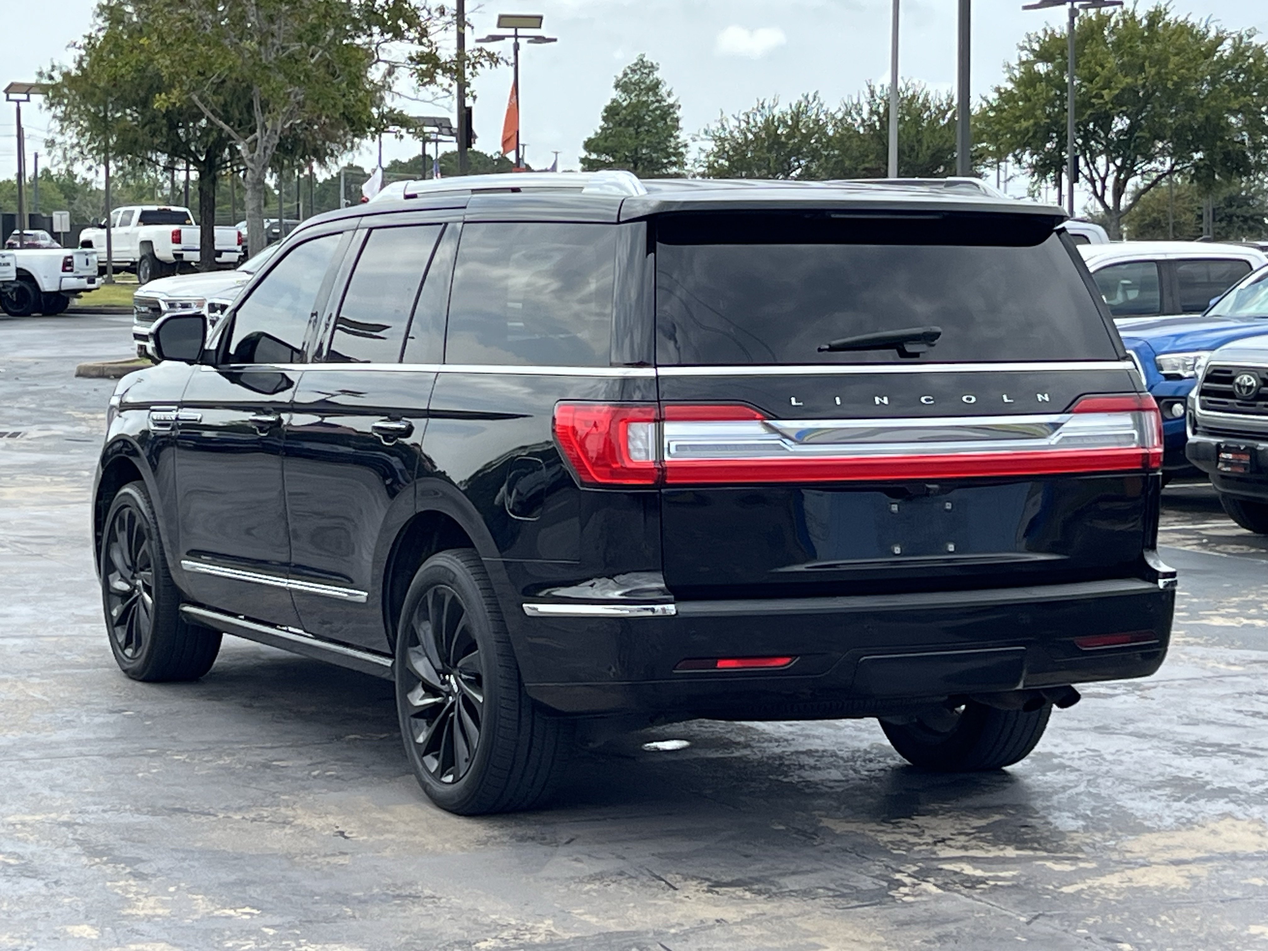 Used 2020 Lincoln Navigator Reserve w/ Equipment Group 208A Reserve RWD image 13