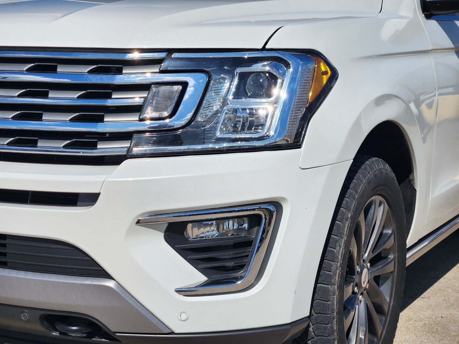 Used 2020 Ford Expedition Limited AWD/4WD image 10
