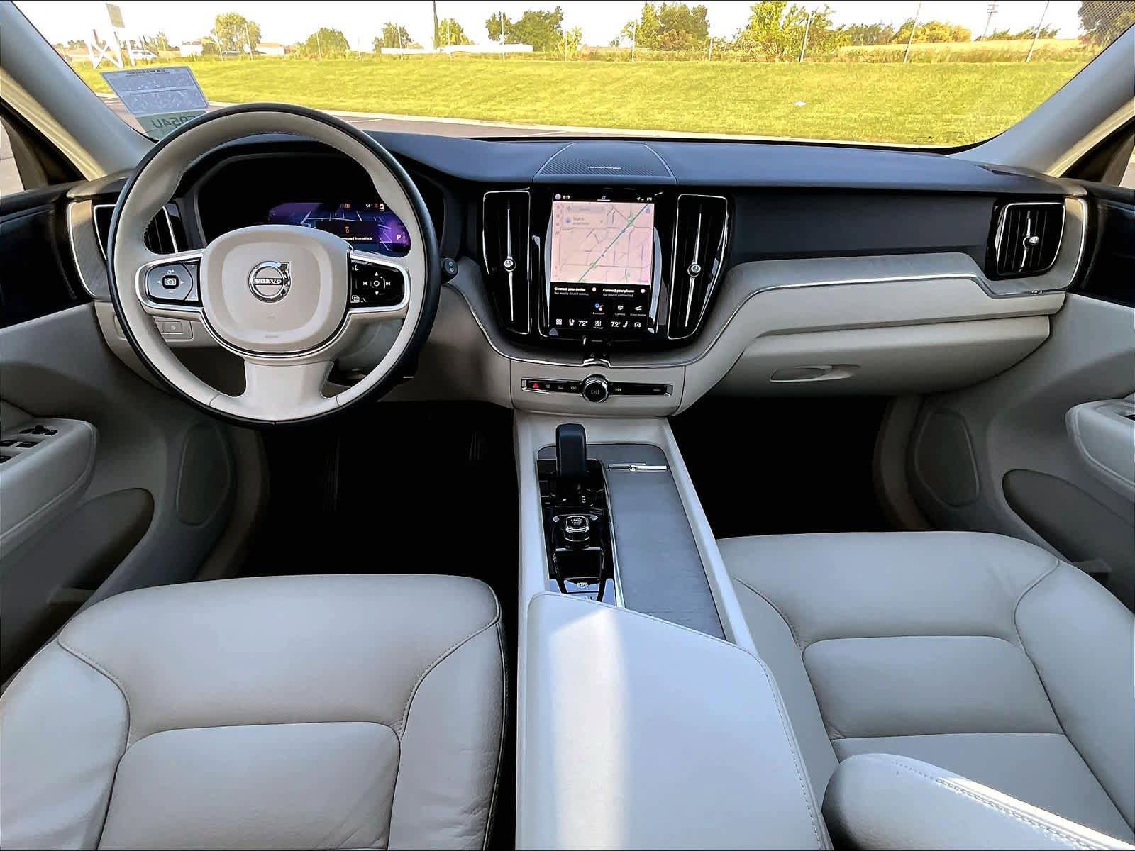 Used 2023 Volvo XC60 T8 Plus image 17