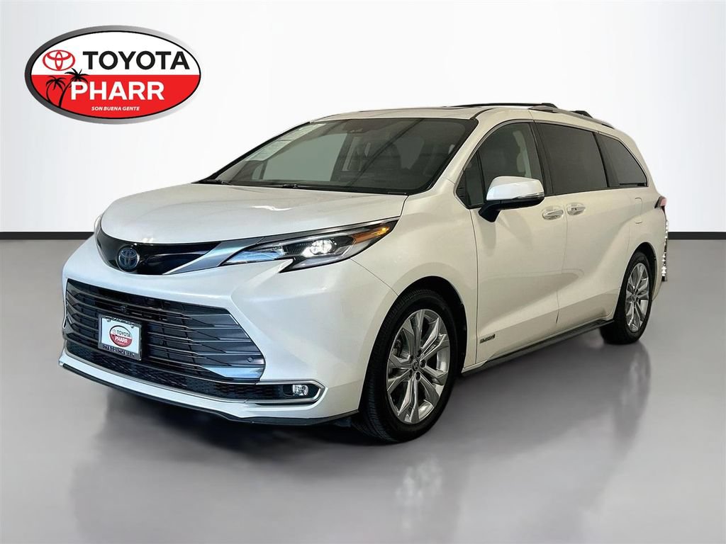 Used 2021 Toyota Sienna Platinum FWD image 1