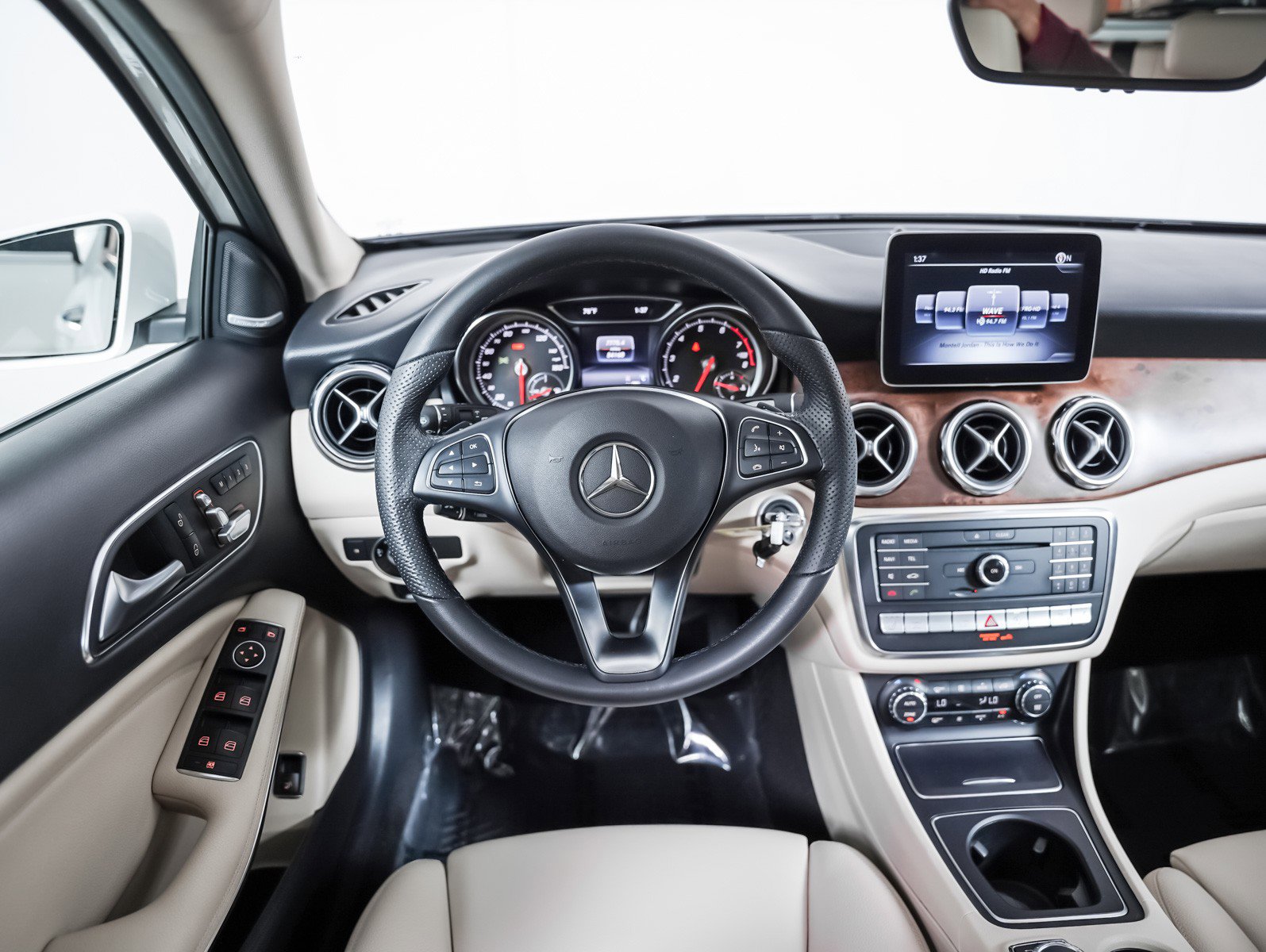 Used 2019 Mercedes-Benz GLA 250 4MATIC image 11