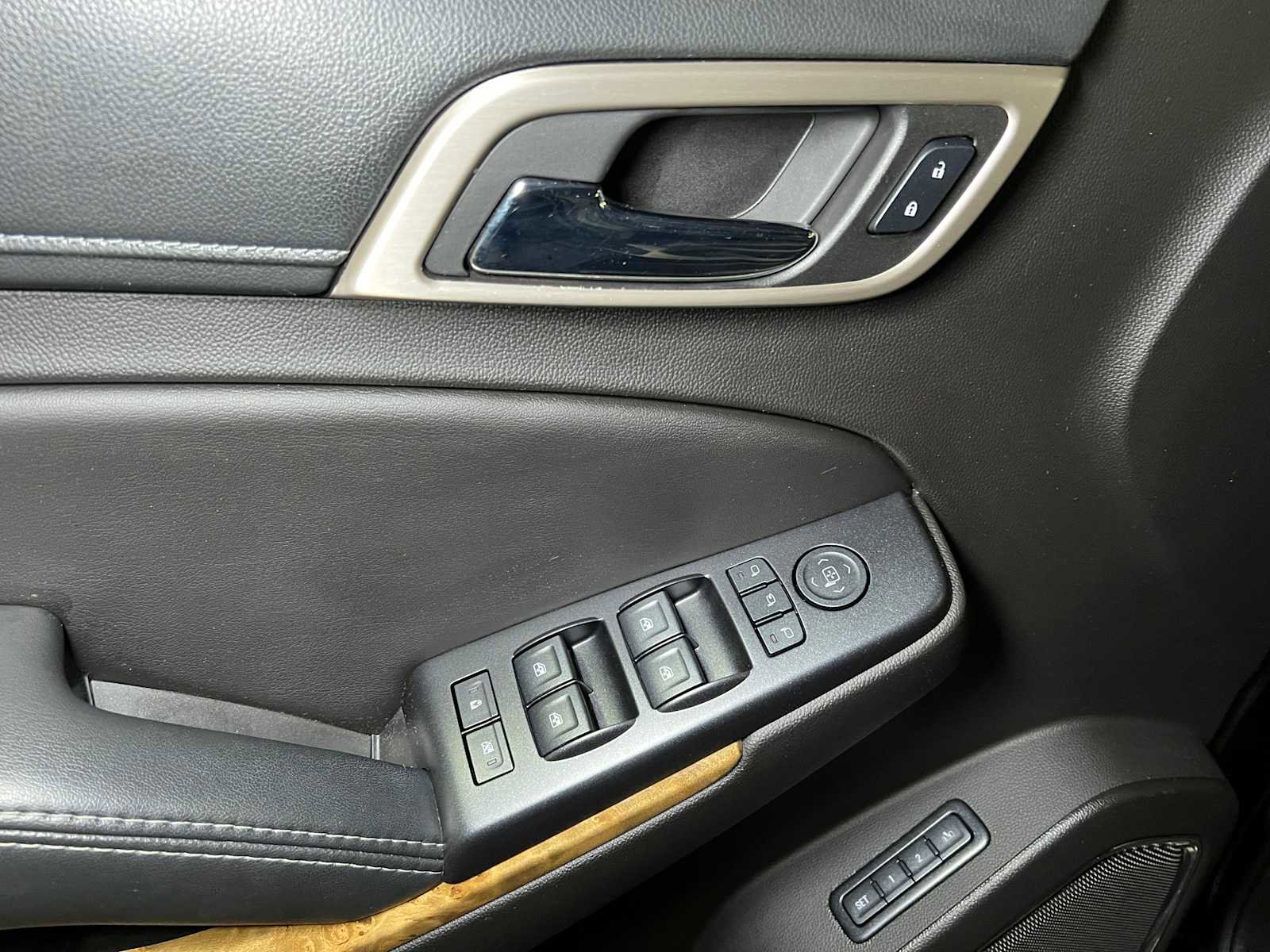 Used 2017 GMC Yukon Denali image 19