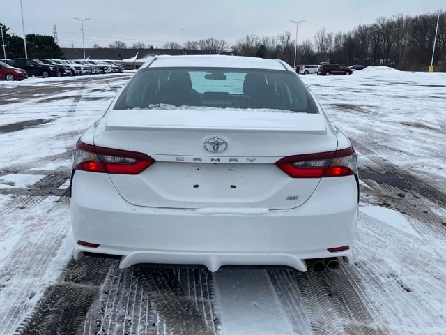 Used 2023 Toyota Camry SE image 4