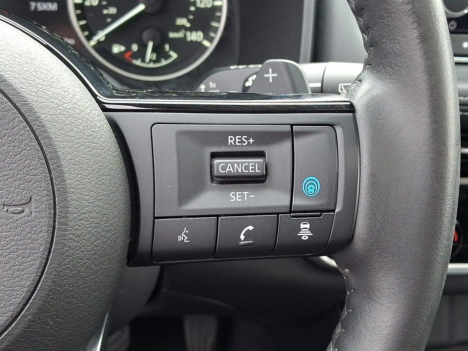 Used 2023 Nissan Rogue SL AWD/4WD image 24