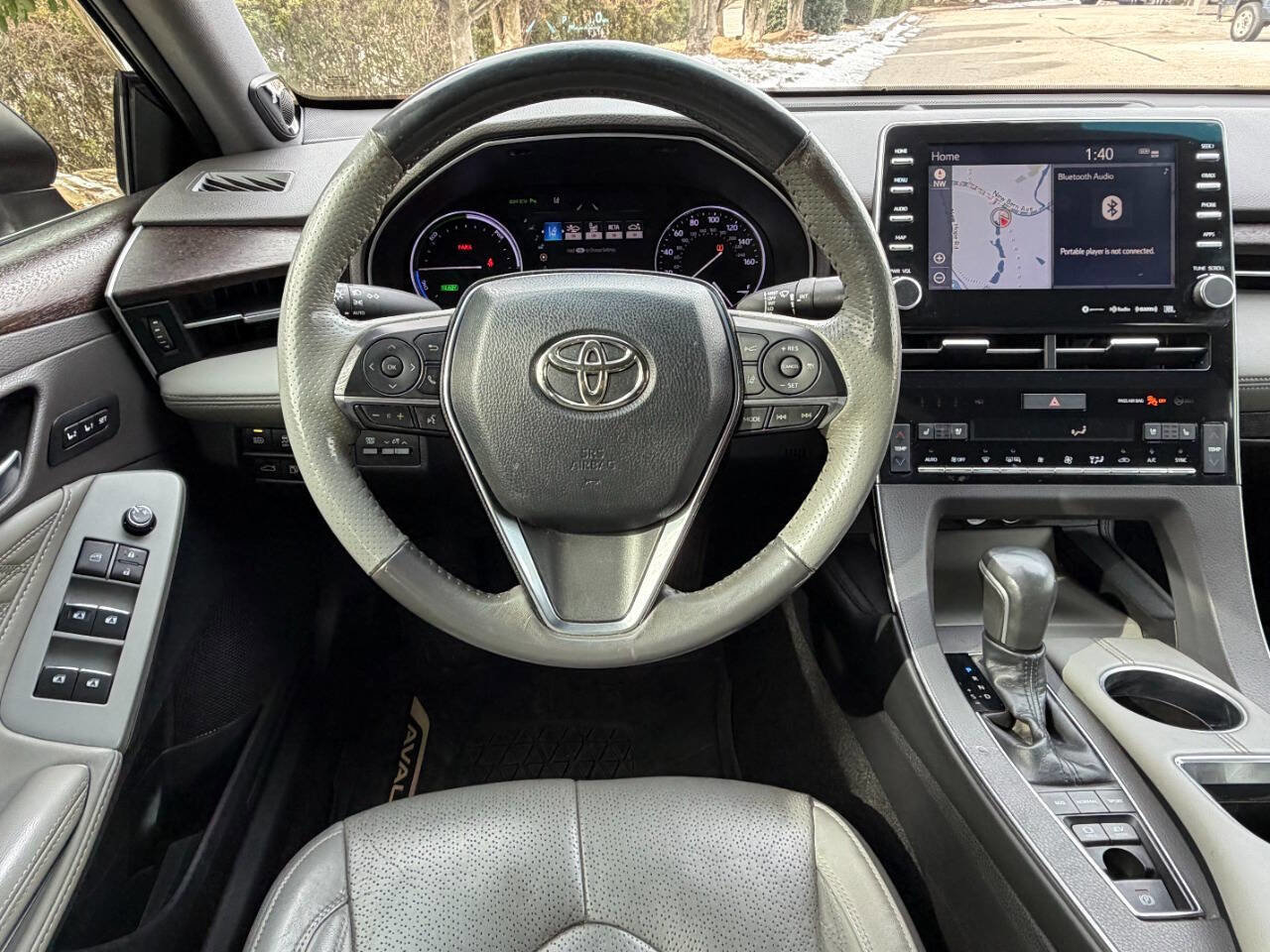 Used 2019 Toyota Avalon Limited image 38