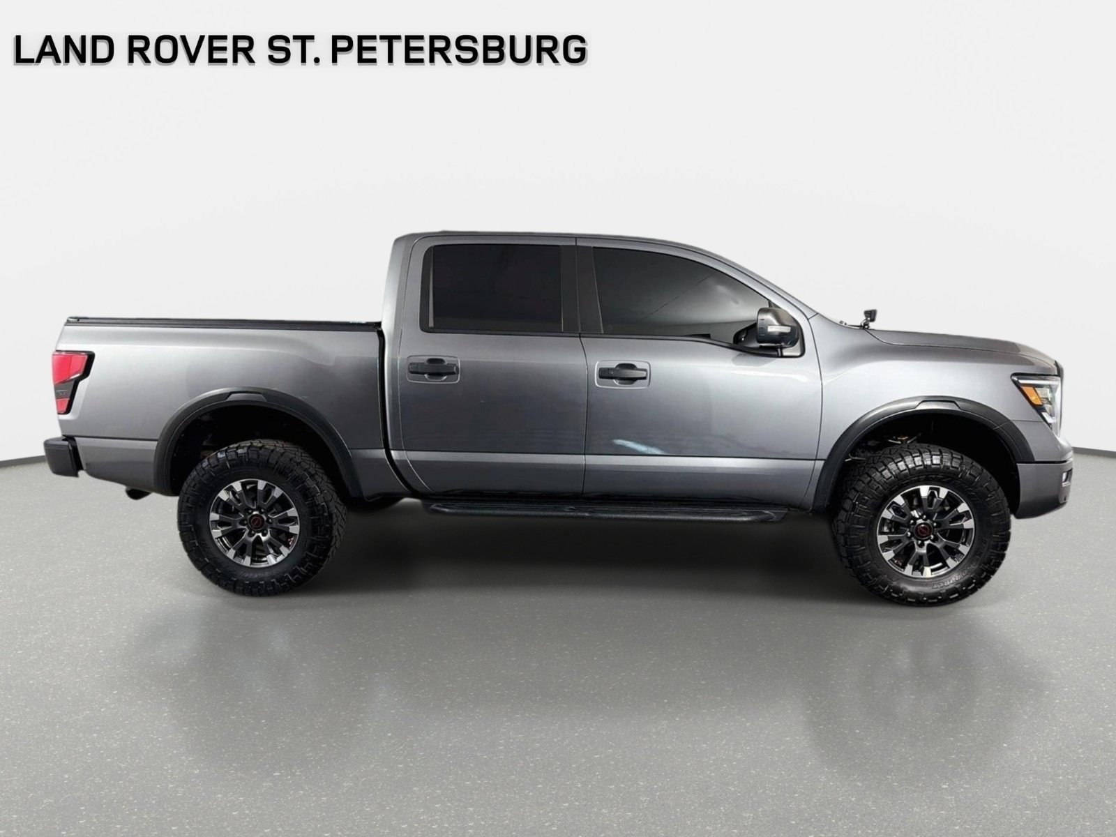 Used 2024 Nissan Titan PRO-4X w/ Pro-4x Convenience Package AWD/4WD image 4