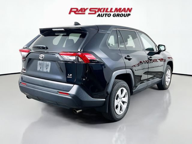 Used 2022 Toyota RAV4 LE AWD/4WD image 7