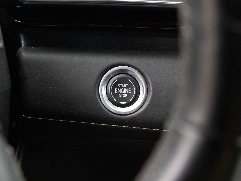 Used 2023 Cadillac Escalade ESV V image 35