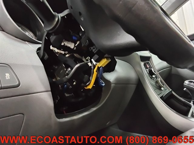 Used 2015 Hyundai Elantra SE w/ Option Group 02 FWD image 18